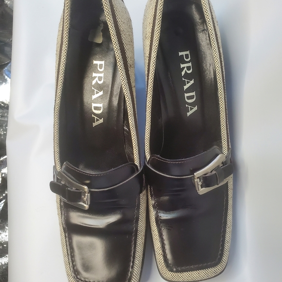 Vintage Prada Women Sz 7 (37.5) Shoes Beige Buckle pumps